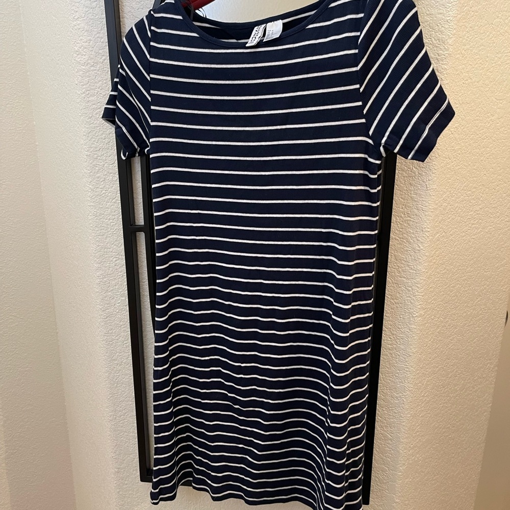 NWT H&M Basics Navy and White Striped Ribbed jersey dress - M